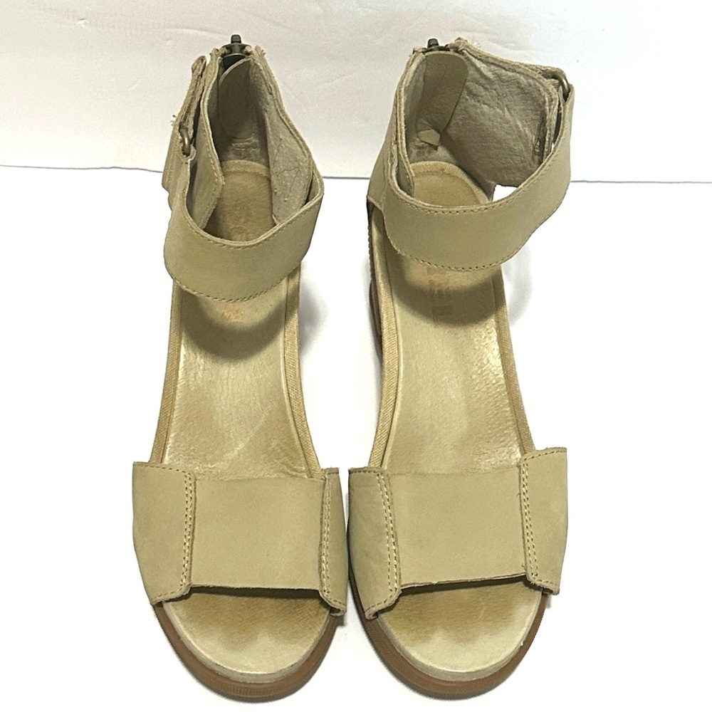 Sorel Women's Beige Wedge Sandals - Picture 4 of 11